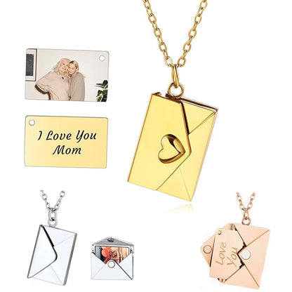 Laxrue“Customizable envelope necklaces containing secret messages, personalized photos, and necklaces.