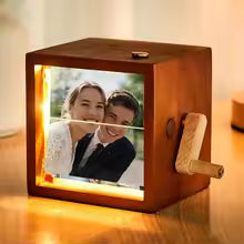 Hand-cranked custom-made glowing photo card animation collection album, a special gift