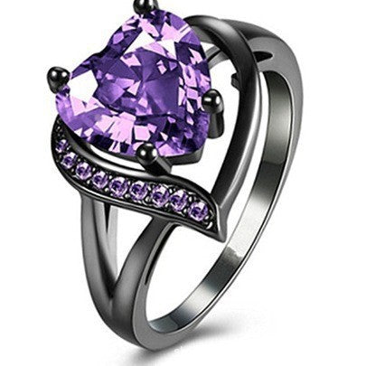 Laxrue“Dark romantic style is all like this — couple rings